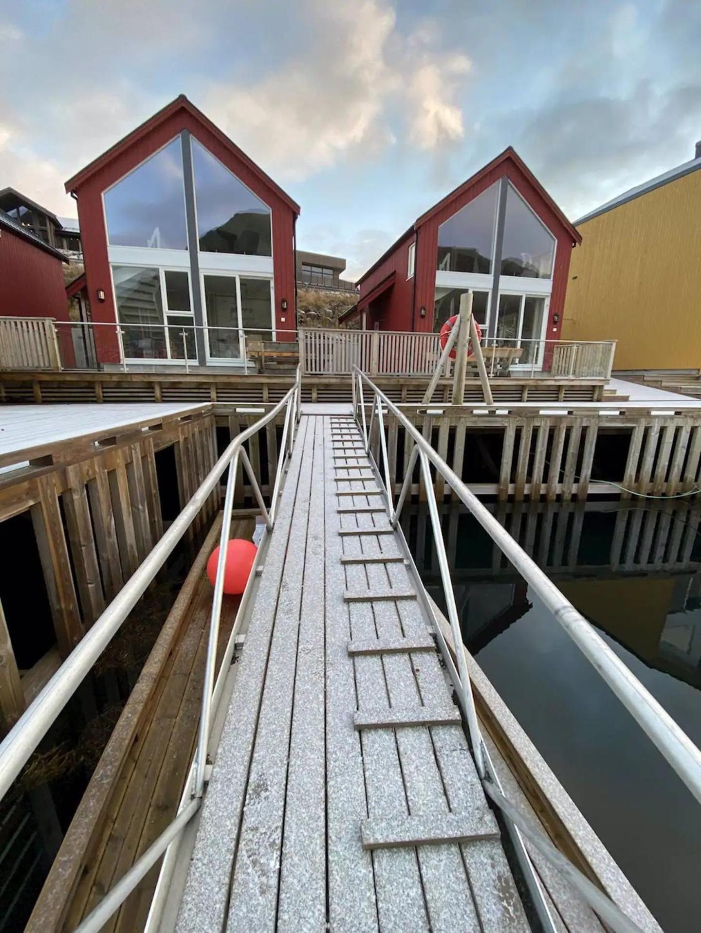 Spektakulaer Rorbu I Autentiske Omgivelser Ballstad Bagian luar foto